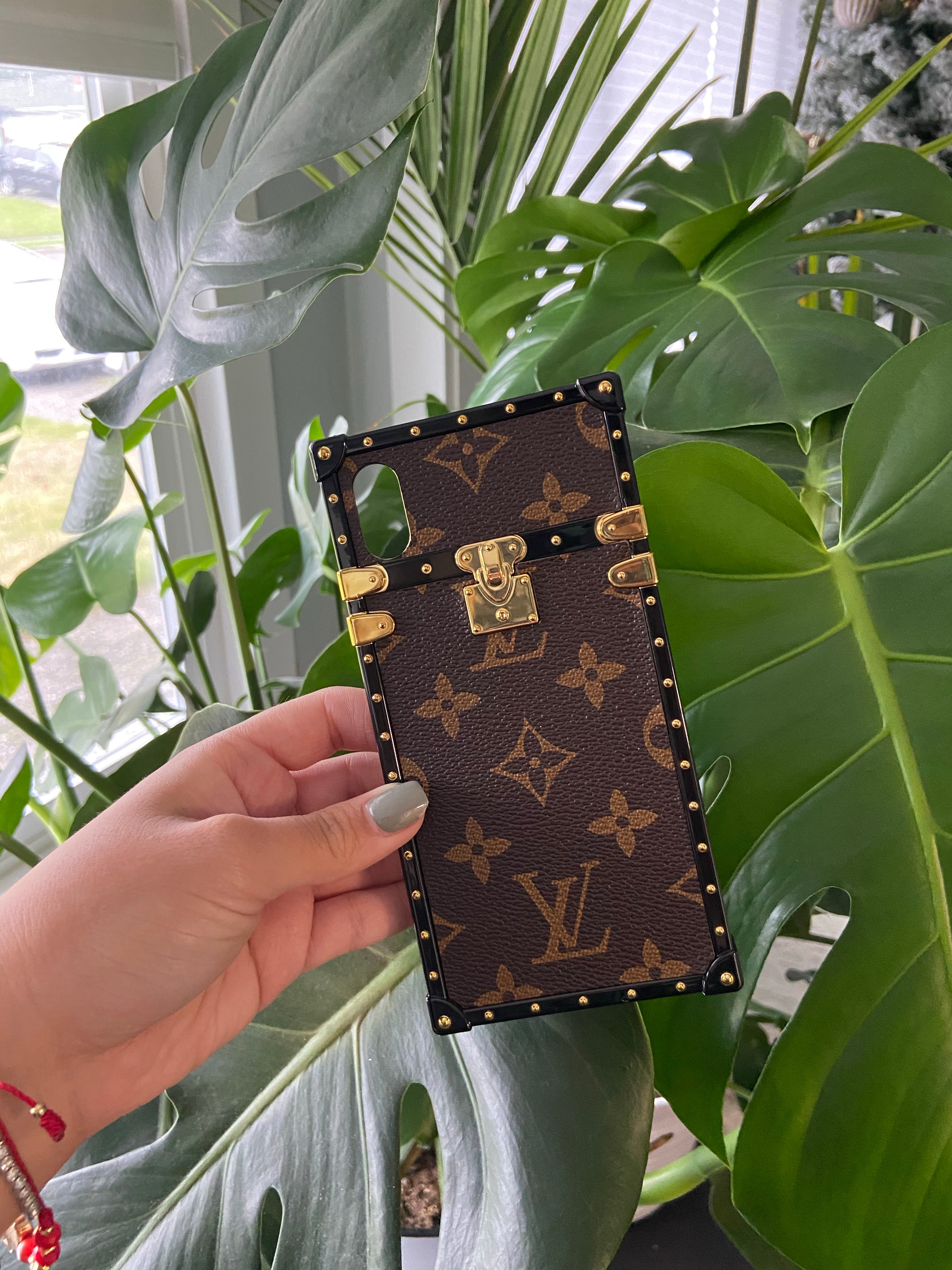Louis Vuitton iPhone Eye Trunk Case - Is it Worth The Price of a